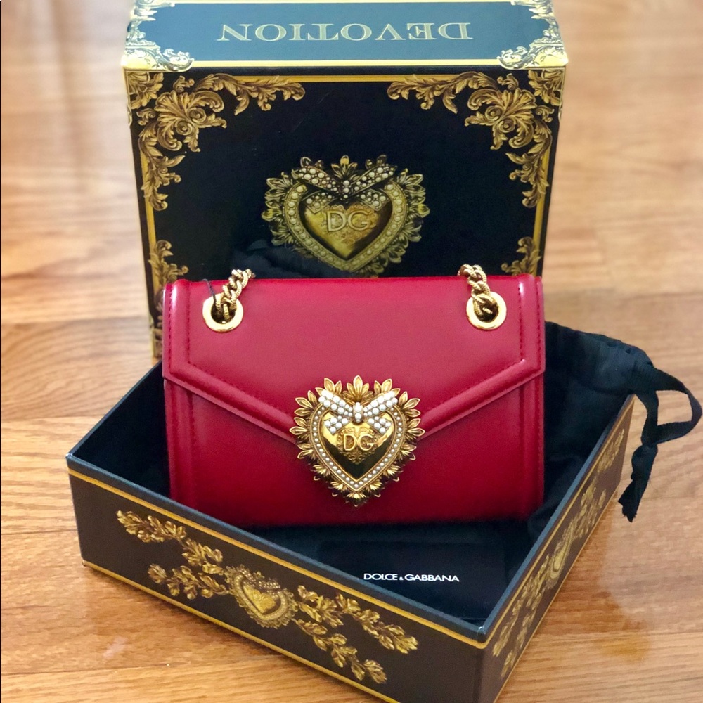**SOLD** Dolce&Gabbana devotion bag in red